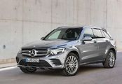 Mercedes-GLC - také stálice.
