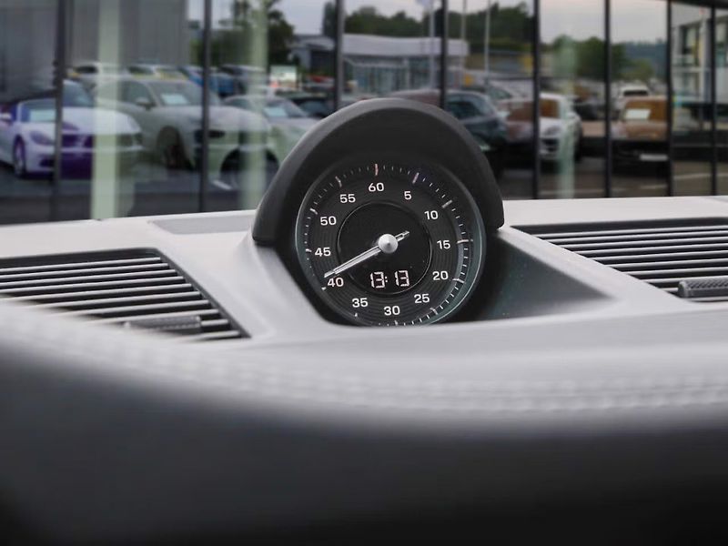 Porsche 911 Carrera 4S Lift Chrono BOSE - fotka 17 z 21