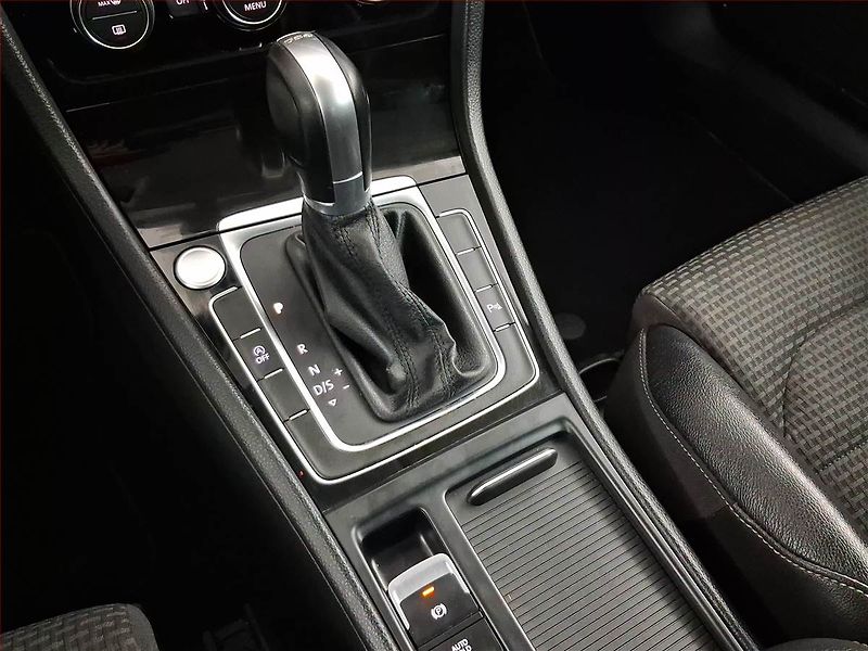 Volkswagen Golf (2016) 1.4 TGI CNG, Automat - fotka 17 z 19