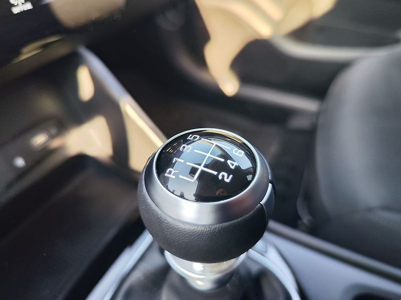 Hyundai Tucson 1.6 T-GDI/110kW Smart Navi - fotka 23 z 33