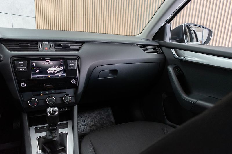 Škoda Octavia 1.5 TSI 110kW ACTIVE PLUS*ČR* - fotka 9 z 32