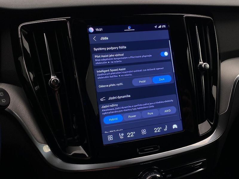 Volvo V60 T6 AWD PLUG-IN DARK REZERVACE - fotka 45 z 58