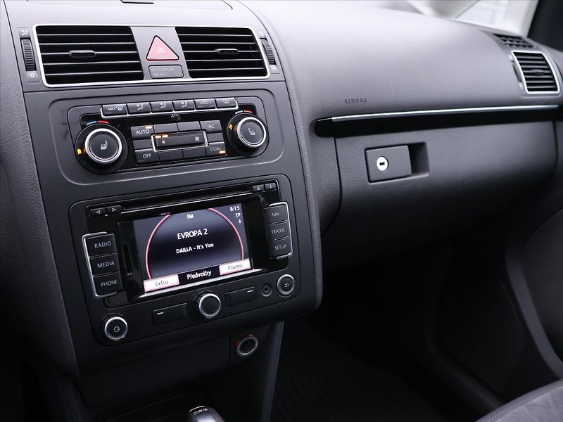 Volkswagen Touran 2,0 TDI 125kW DSG Highline - fotka 16 z 26