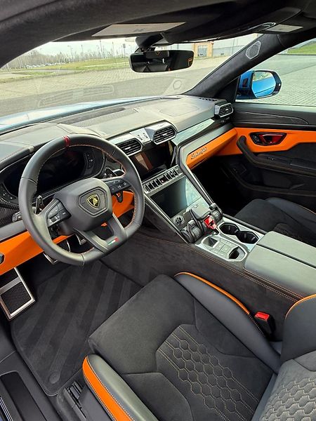 Lamborghini Urus 4.0 /490kW - fotka 8 z 13