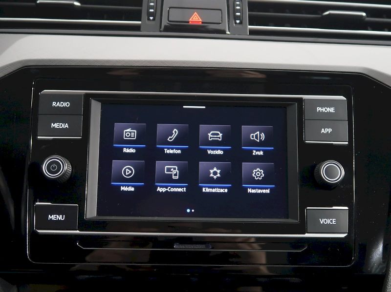 Volkswagen Passat (2024) BUSINESS 1.5TSI EVO DSG - fotka 21 z 36