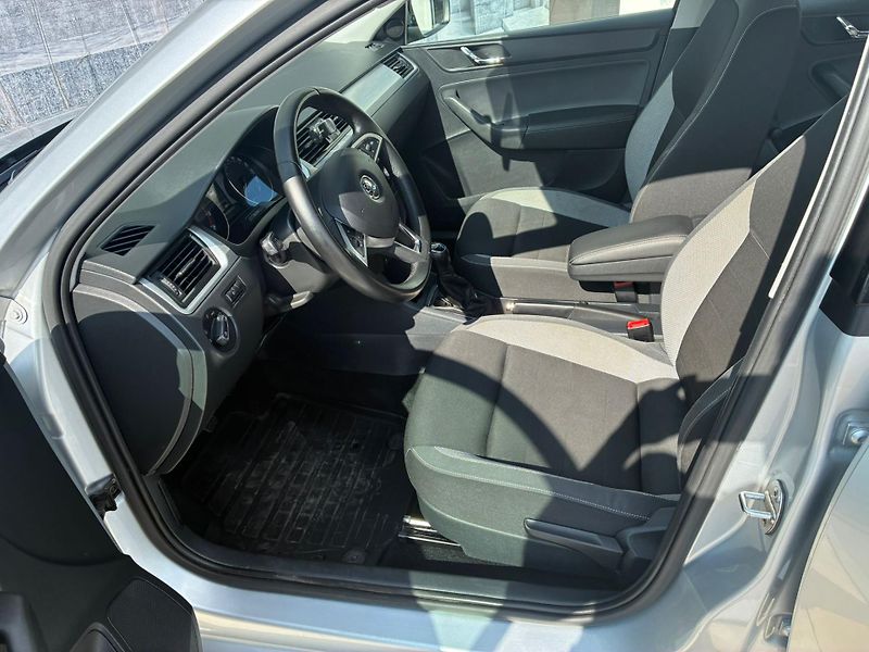 Škoda Rapid (2017) 1.2TSi, 81KW, VYHŘ. SEDADLA. - fotka 17 z 19