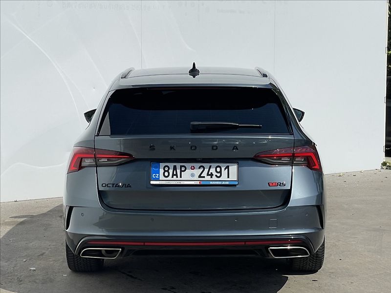Škoda Octavia 2,0 TDI 4x4 DSG Combi RS TAŽNÉ - fotka 22 z 22