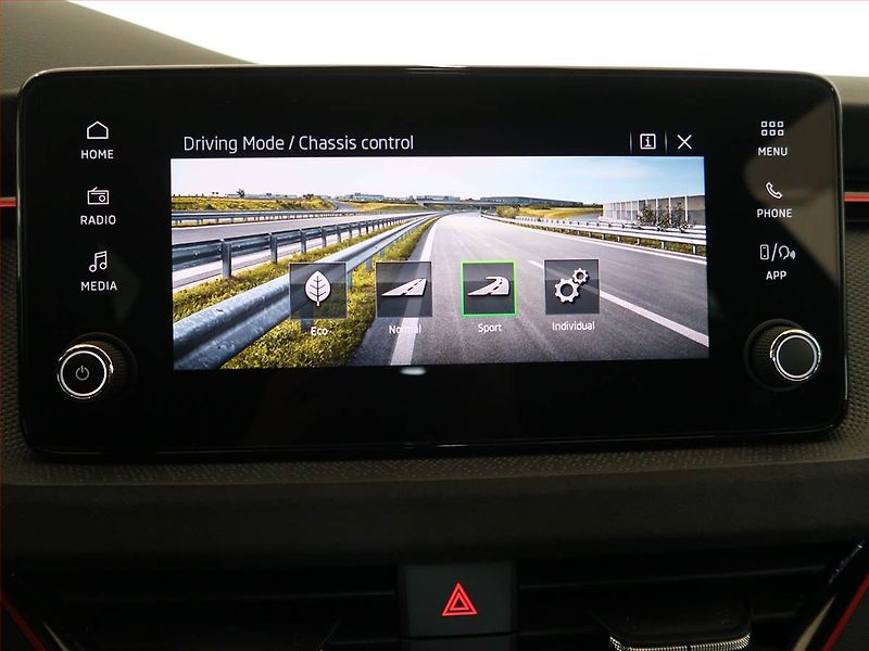 Škoda Kamiq (2026) 1.0 TSI - fotka 16 z 16