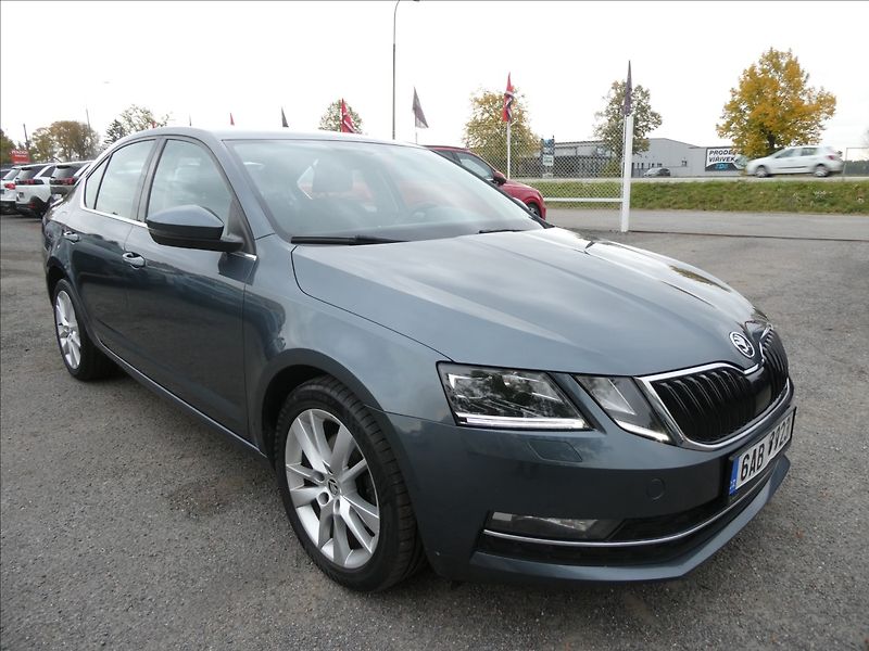Škoda Octavia 2,0 TDi 110kW DSG STYLE, ČR - fotka 1 z 39