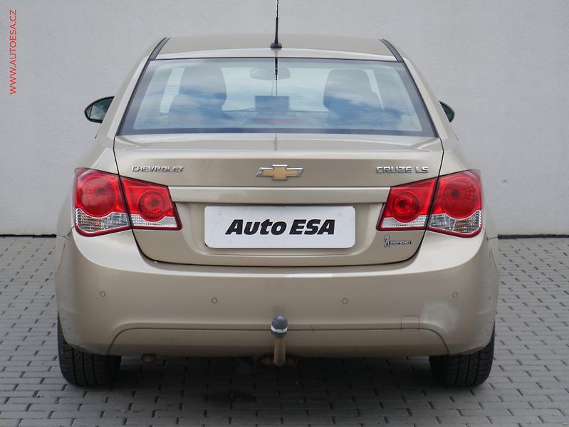 Chevrolet Cruze (2010) 1.6 i, ČR, AC, TZ - fotka 5 z 16