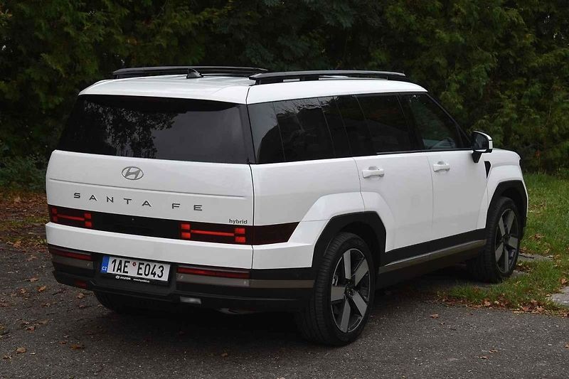 Nové Hyundai Santa Fe je snadno rozpoznatelné auto