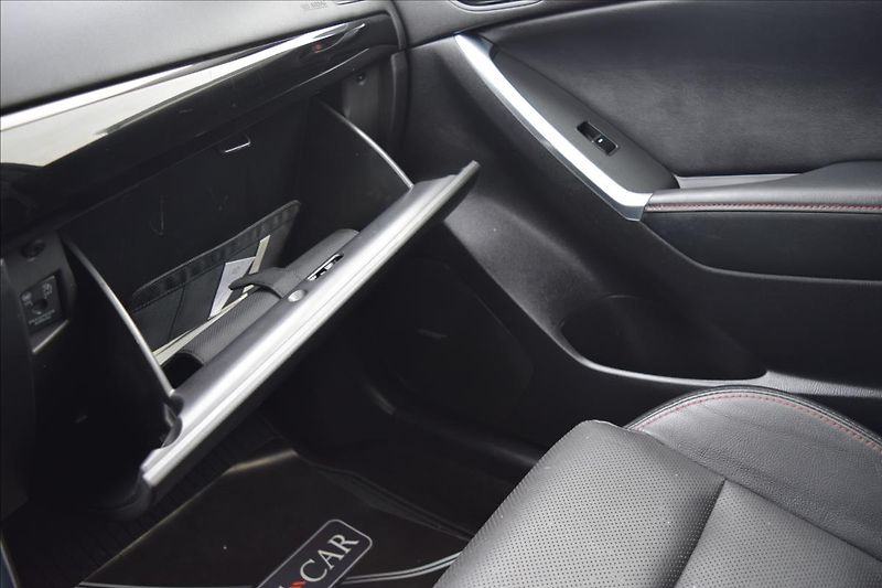 Mazda CX-5 2,0 i 118KW 4X4 AUTOMAT KŮŽE - fotka 53 z 54