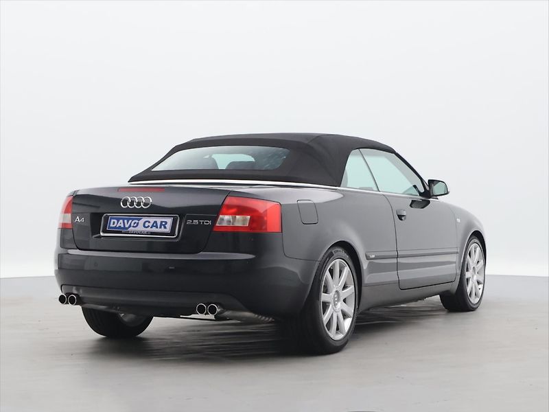 Audi A4 2,5 TDI  120kW MAN Cabriolet - fotka 7 z 31