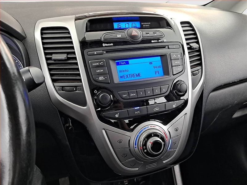Hyundai ix20 (2015) 1.6 CVVT, Serv.kniha - fotka 12 z 15