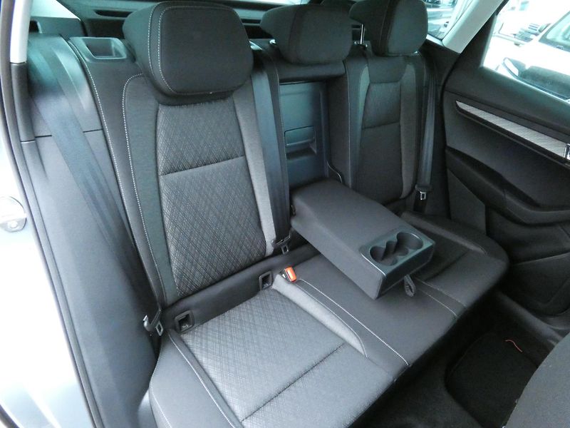 Škoda Karoq (2026) Top Selection 1.5 TSI 110 kW D - fotka 27 z 30