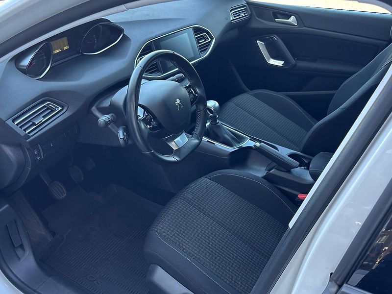 Peugeot 308 Active - fotka 6 z 22