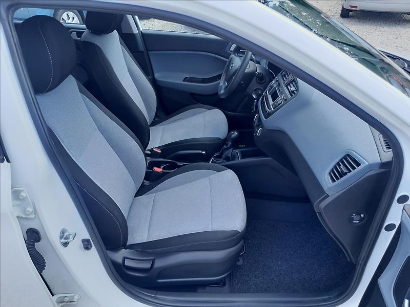 Hyundai i20 1,25i 16V 55kW - fotka 28 z 45
