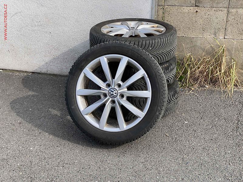 Volkswagen Golf (2018) 2.0 TSi, GTi, DSG, LED - fotka 20 z 20