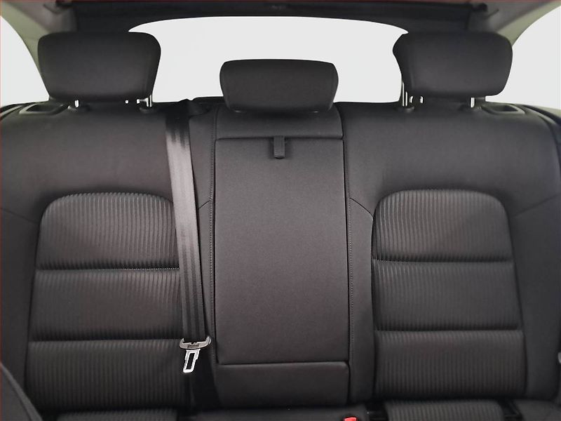 Audi A4 (2016) S-Line 2.0 TDI, Serv.kniha - fotka 10 z 19