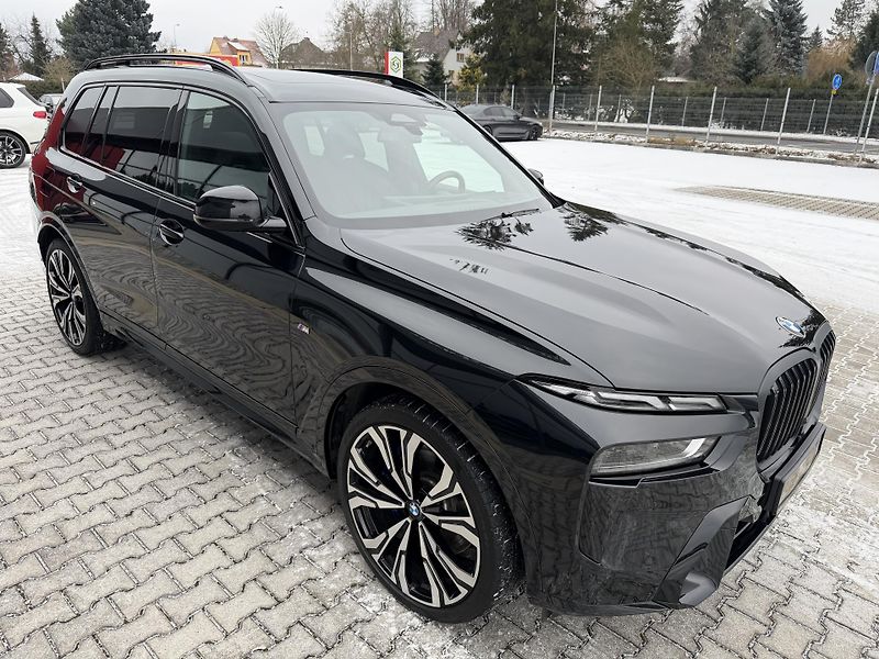 BMW X7 (2024) 40XD 250kW M-PAKET NZN R23 CZ! - fotka 12 z 49