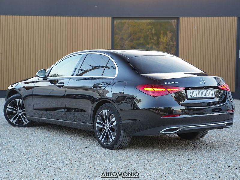 Mercedes-Benz Třídy C (2023) C 300 E Digital Light, Keyless - fotka 15 z 22