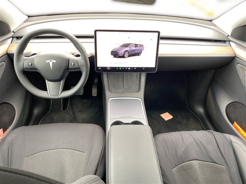Tesla Model Y (2024) BEV AWD AT Long Range - fotka 5 z 5