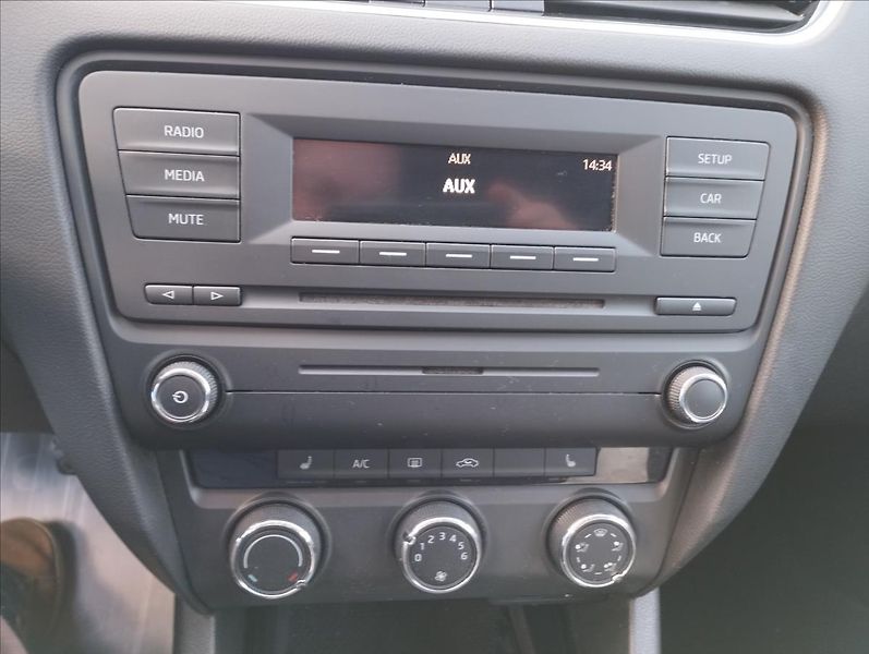 Škoda Octavia 1,2 TSI 77kW Elegance Combi - fotka 14 z 16