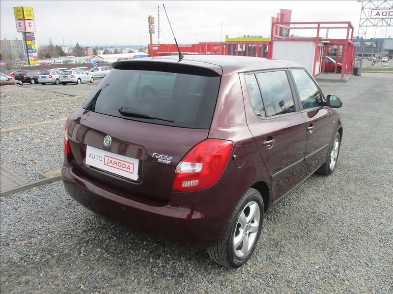 Škoda Fabia 1,2 TSI, digi klima, serviska, - fotka 8 z 32