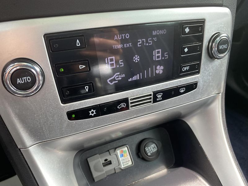 Lancia Delta 2.0JTD 165PS SPORT NAVI SERVIS - fotka 159 z 169