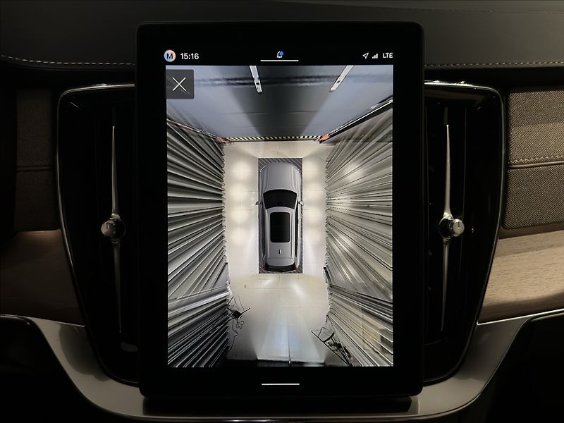 Volvo XC90 (2026) 2,0 T8  Plus Dark - fotka 33 z 37
