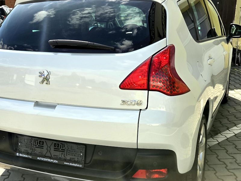 Peugeot 3008 HDi 120kW A/T *SERV.KNÍŽKA     - fotka 9 z 39