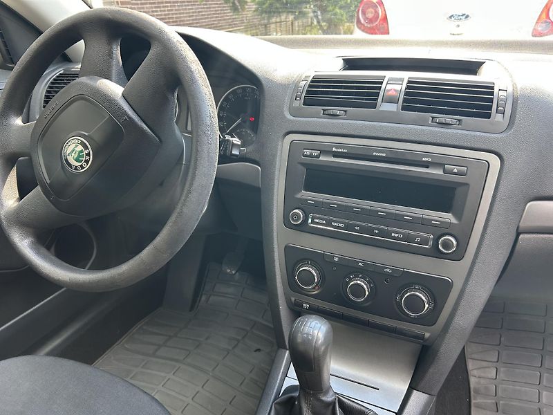 Škoda Octavia 2.0 TDI Champion Ambition Comb - fotka 13 z 30