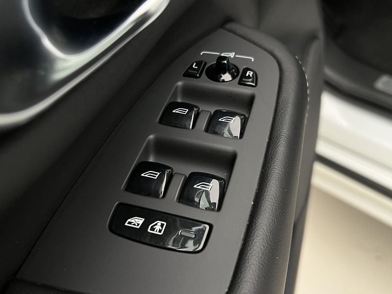 Volvo XC90 T8 AWD INSCRIPTION RECHARGE CZ - fotka 46 z 47