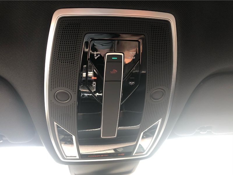 Audi A8 55 TFSI 250 KW Quattro - fotka 25 z 30