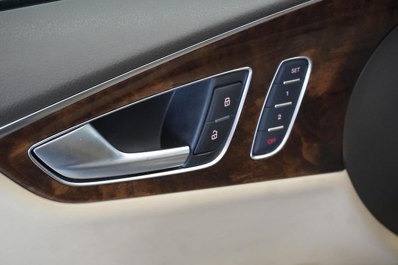 Audi A7 3.0 TFSi QUTTRO S-TRONIC - fotka 13 z 32