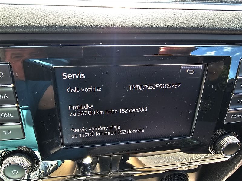 Škoda Octavia 2,0TDi 110KW Elegance TZ - fotka 23 z 49
