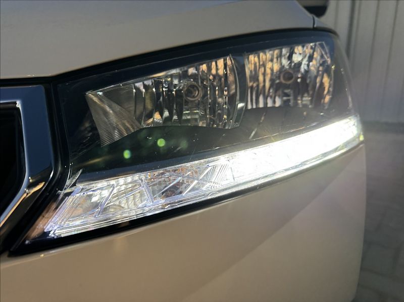 Škoda Fabia 1,0 TSI DPH 1.maj. původ ČR - fotka 9 z 50