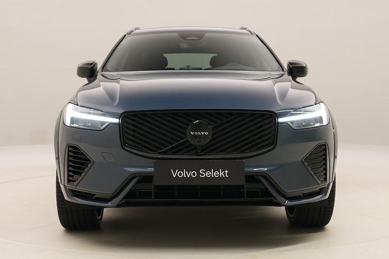 Volvo XC60 T8 AWD RECHARGE BLACK EDITION - fotka 16 z 61