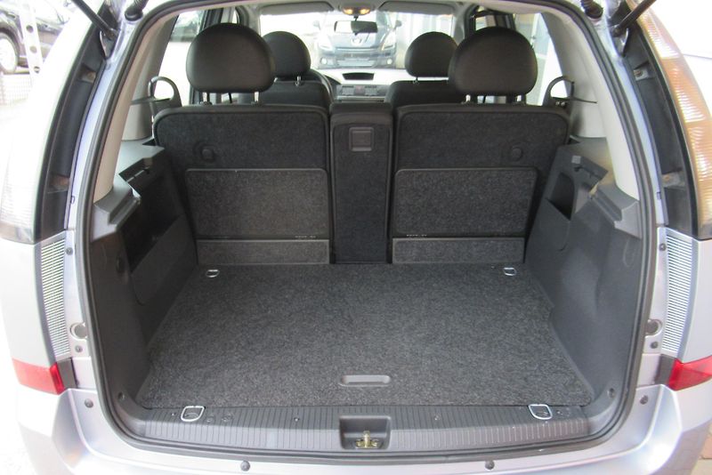 Opel Meriva 1.4i KLIMA - fotka 17 z 19