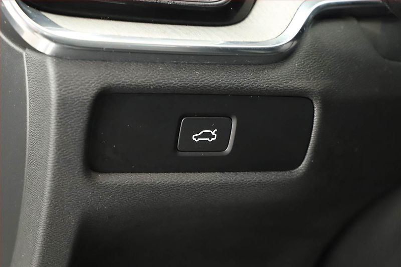 Volvo S60 (2023) B4 - fotka 12 z 20