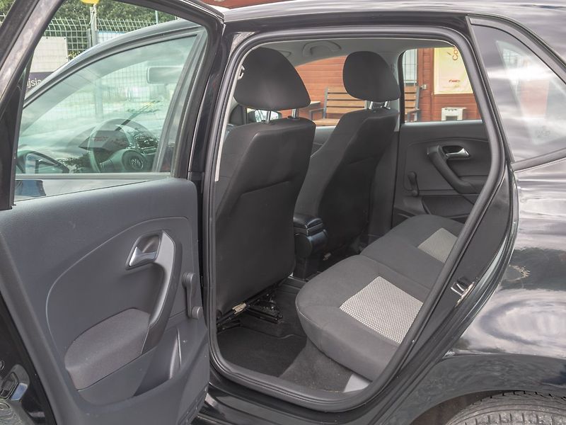 Volkswagen Polo (2009) 1.2HTP KLIMA – ROZVODY - fotka 26 z 40