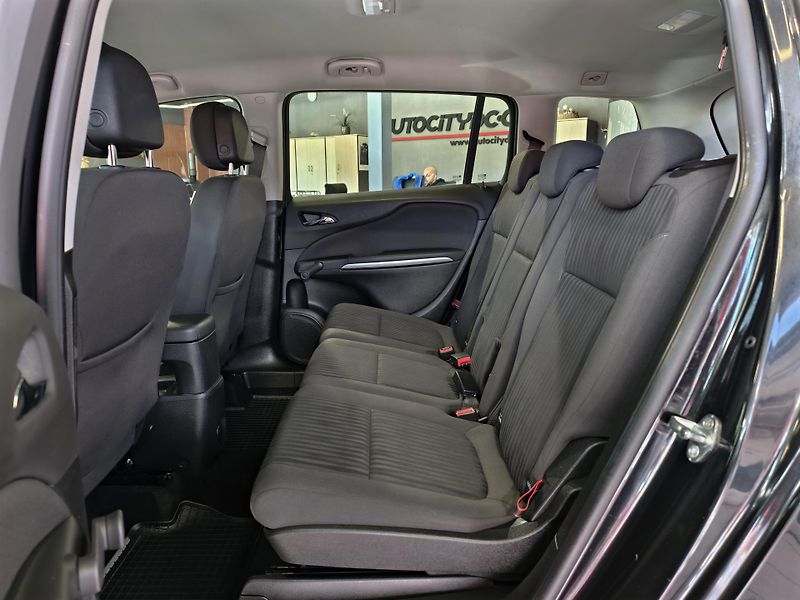 Opel Zafira TOURER 1.4 TURBO 103kW 7 MÍST  - fotka 10 z 23