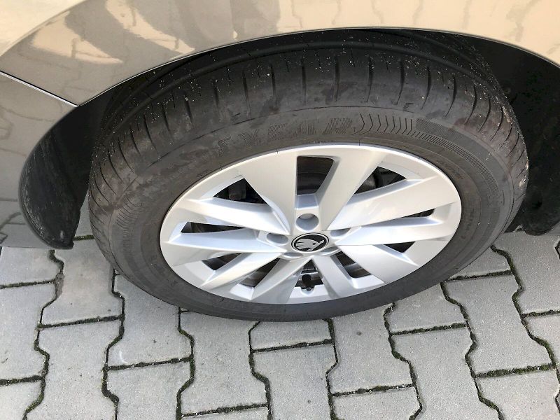 Škoda Scala (2025) SELEC TSI 85/1.0 M6F - fotka 12 z 24