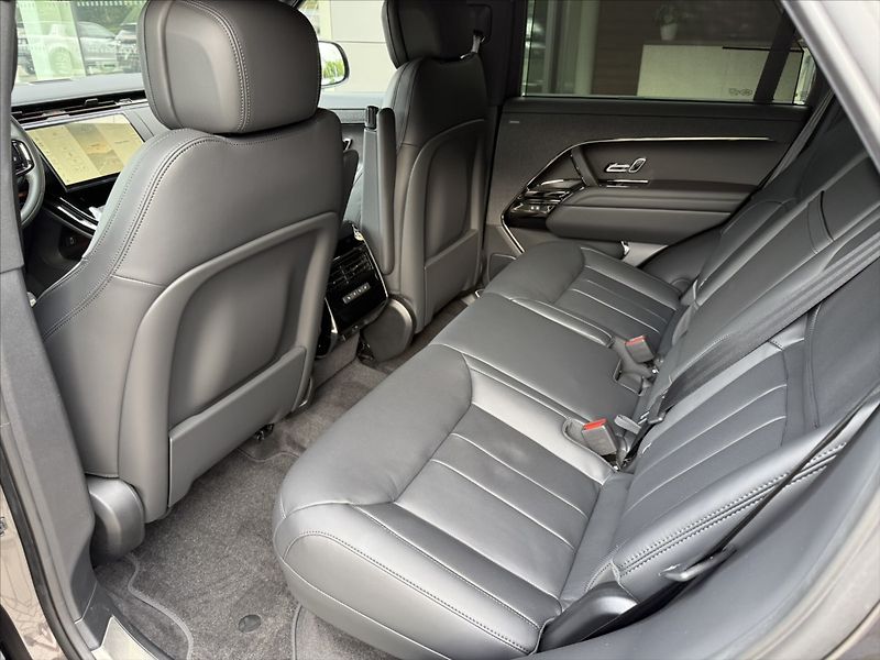 Land Rover Range Rover Sport (2026) 3,0 DYNAMIC SE D250 - fotka 18 z 24