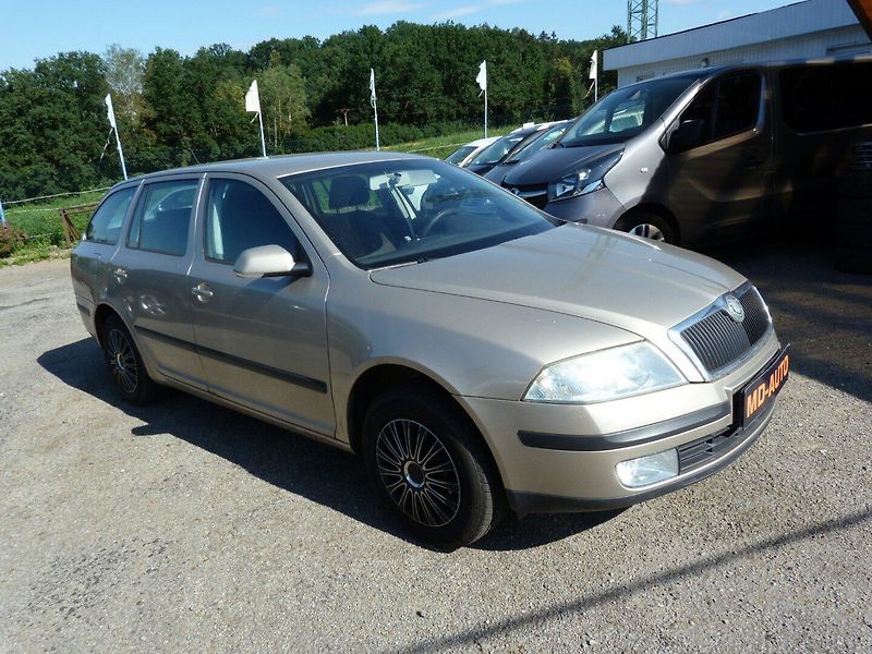 Škoda Octavia 1.6 MPI - fotka 3 z 15