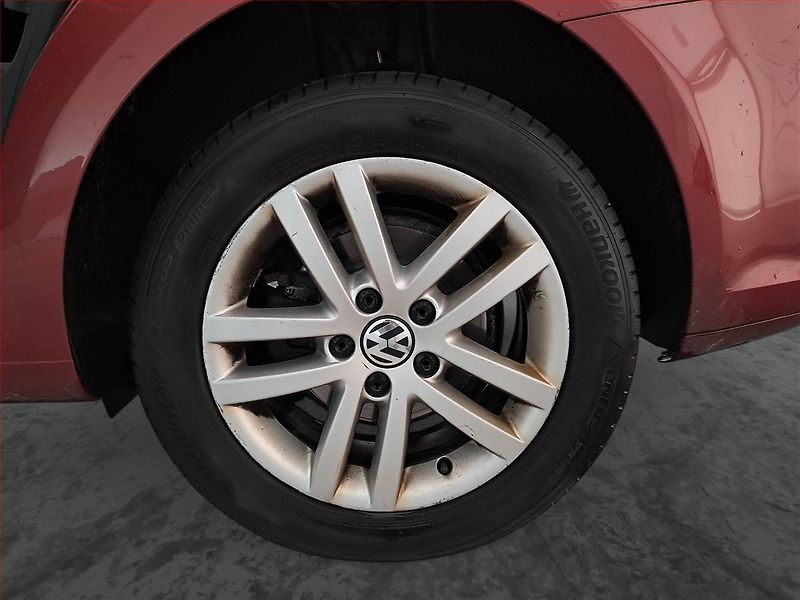 Volkswagen Touran (2014) 1.6 TDI, Serv.kniha, Xenony - fotka 15 z 18