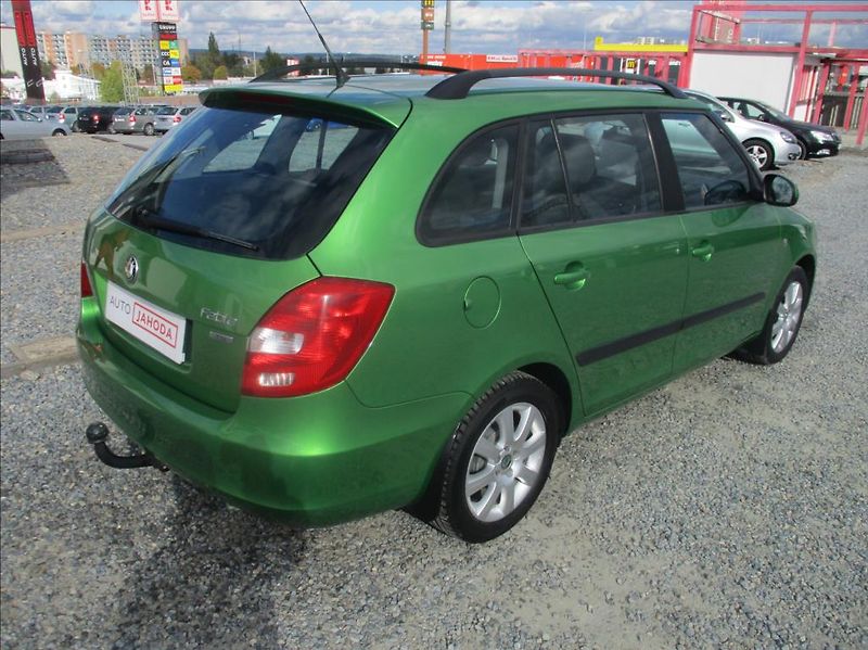 Škoda Fabia 1,2 TSI, klima, servis, tažné, - fotka 5 z 45