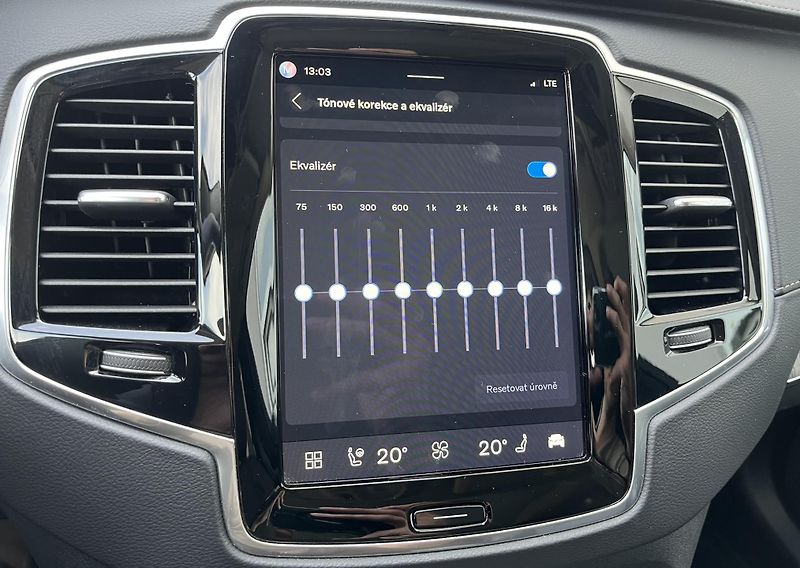 Volvo XC90 T8 AWD ULT B&W VENT VZDUCH 7M* - fotka 50 z 55