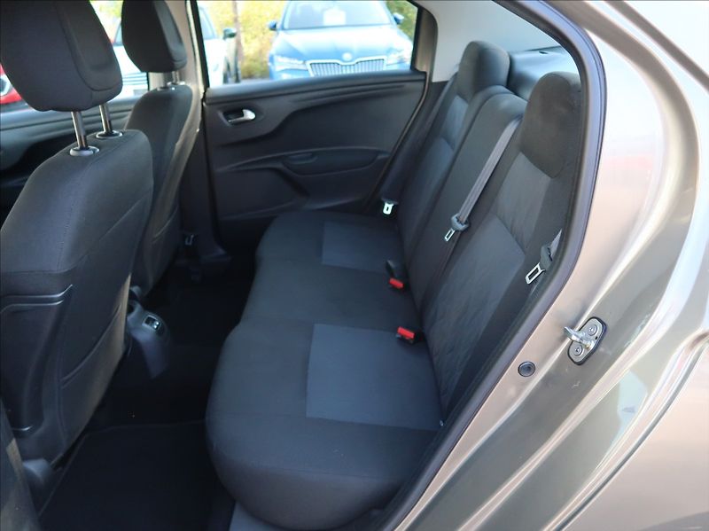 Citroën C-Elysée 1,6 VTi,85kW,1majČR,Serv.k,DPH - fotka 17 z 26