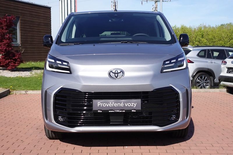 Toyota ProAce Verso 2.0 Diesel 177 - 8 AT Family 8 - fotka 2 z 36